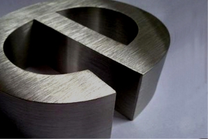 letras corporeas de acero inoxidable 