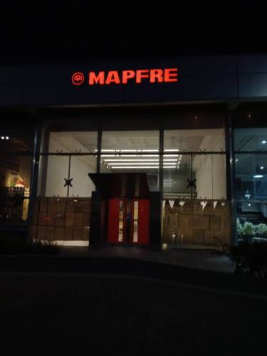 corporeas de acrilico mapfre10