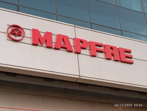 letras corporeas de acrilico mapfre6
